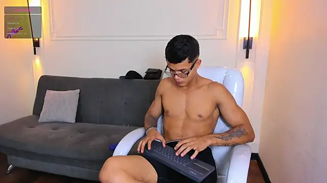 Paradise_boy_s live sex cam