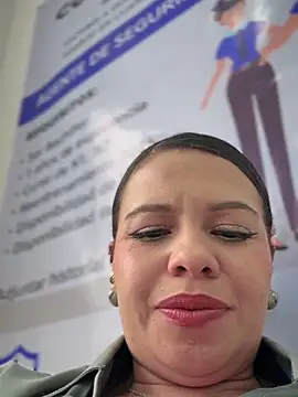 Ariana-07 live sex cam