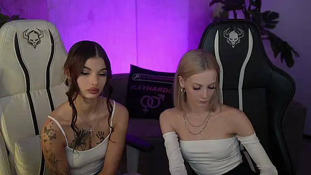 Lucy_And_Elza_Fantasy live sex cam