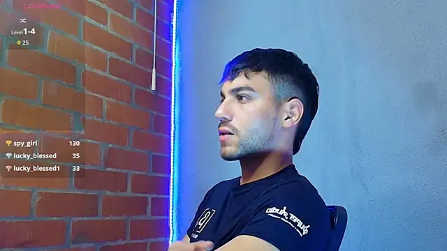 Leandro_valenzuela live sex cam