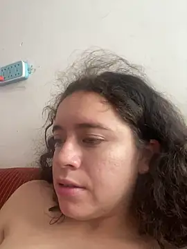 Lucy_YupiSweet live sex cam