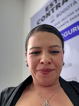 Ariana-07 live sex cam