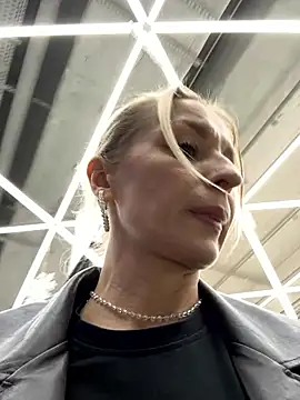 VikaBunny1 live sex cam