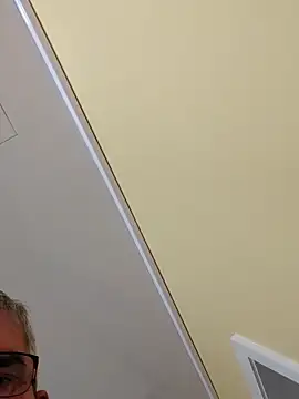 Oldmenhot66 live sex cam