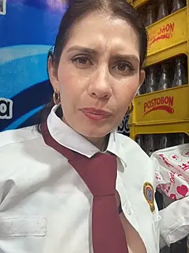 Alysson-- live sex cam