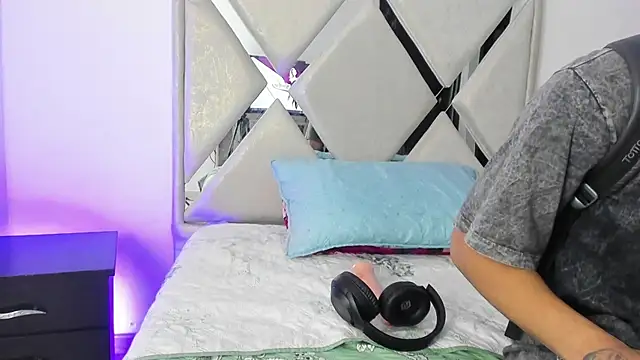 wyatt_3 live sex cam