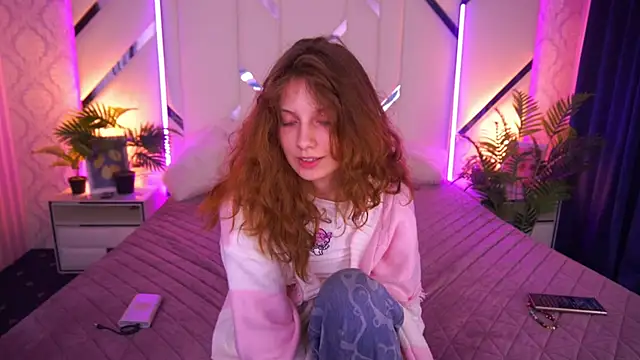 CuteeFoxy live sex cam