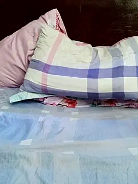 QueenSoreal live sex cam