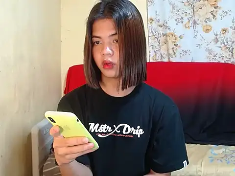 XWildTsYhannaUncutX live sex cam