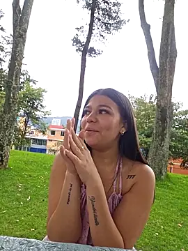 Alyshanon18 live sex cam