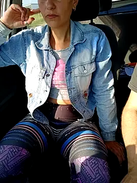 Mia_and_Braian live sex cam