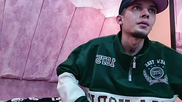 CharlotteandTaylorr live sex cam