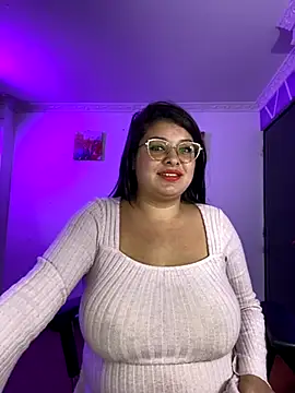 MiiaaJoness live sex cam