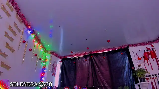 selenesaenz live sex cam
