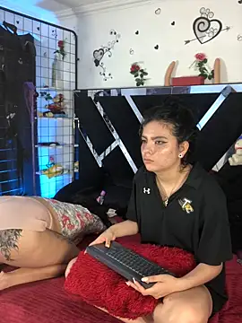 1lovelygirls live sex cam