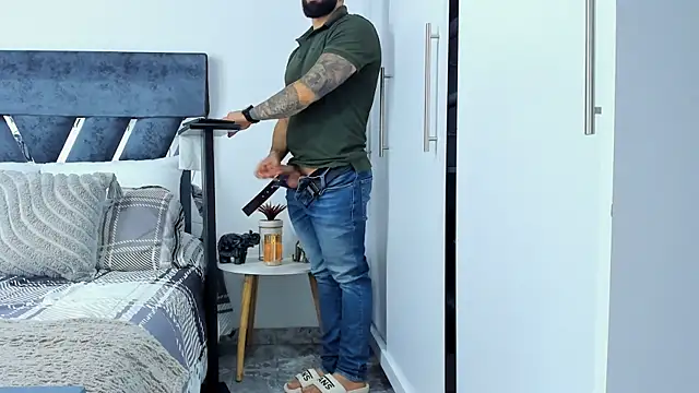 Zack_Froone live sex cam