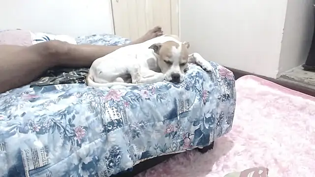 hot_and_naughty_latin live sex cam