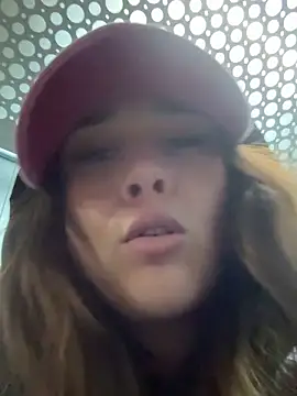 MayaVonDe live sex cam