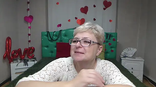 EmiliaGree live sex cam