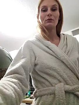 LessiaMia live sex cam