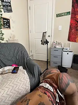 butterflybootyy live sex cam