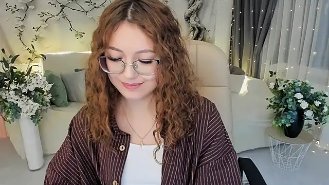 SereneFlame live sex cam