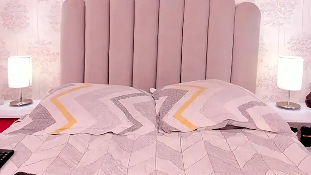 ShaynaHosk live sex cam