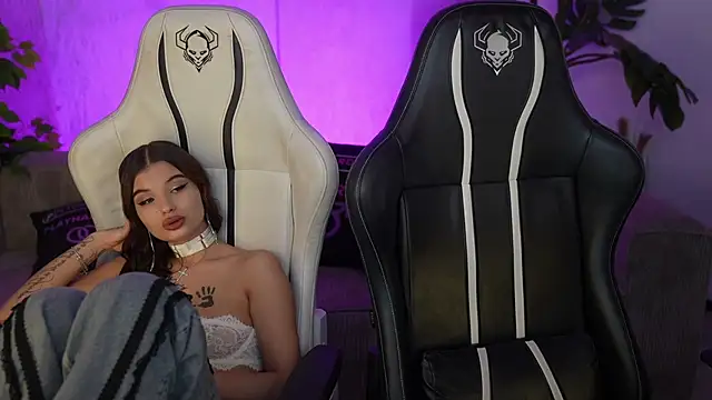 Lucy_And_Elza_Fantasy live sex cam