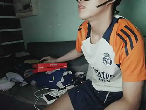 boyhigh1997 live sex cam