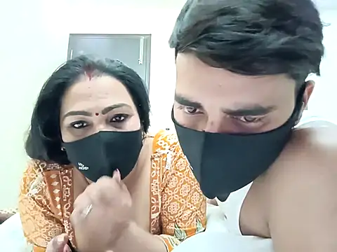 horny_milf_couple live sex cam