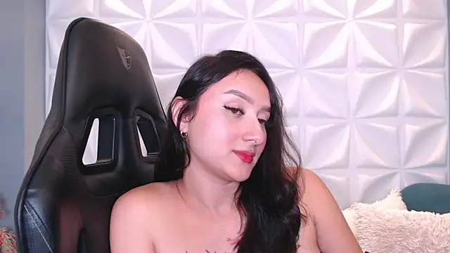 HorneyyQueen live sex cam