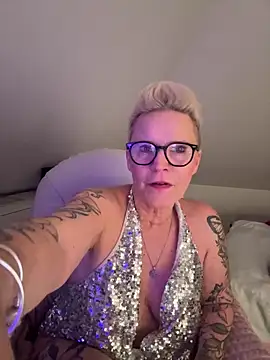 German_Milf live sex cam