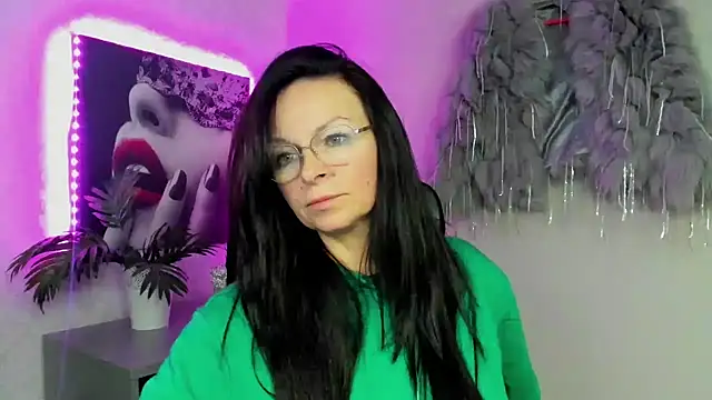 HelenLuxx live sex cam