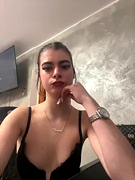 MissHerra2 live sex cam