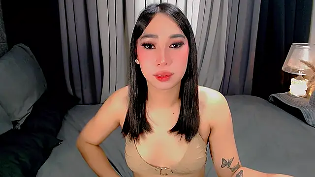 Kisha_fucks live sex cam