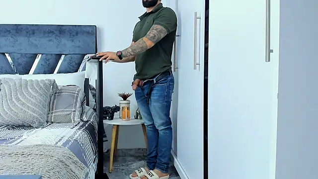 Zack_Froone live sex cam