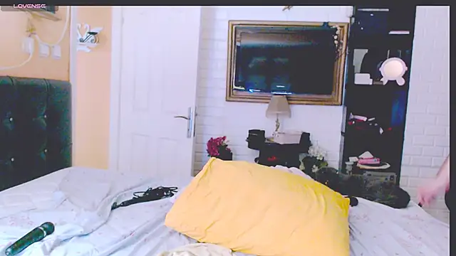 _bade_tasci_ live sex cam