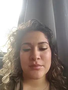 Sara_smiiith211 live sex cam