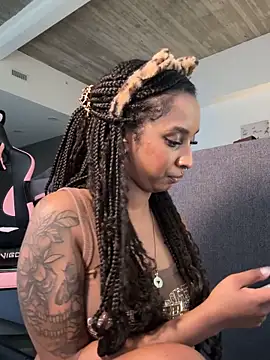 Your_Paris live sex cam