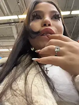 Chloe__Moon live sex cam