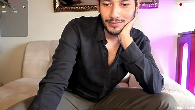 Nicholasrodrii live sex cam