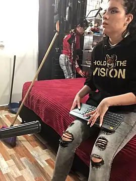 1lovelygirls live sex cam