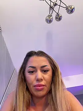 KirstieVegas live sex cam