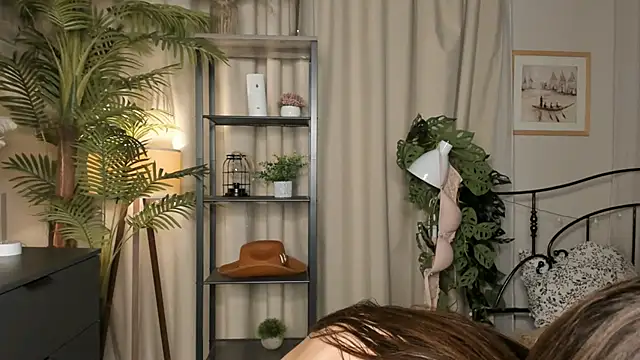 ThelmaJusto live sex cam