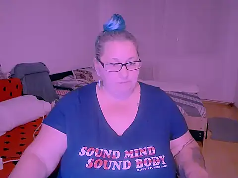 BlondyBigBoobs live sex cam