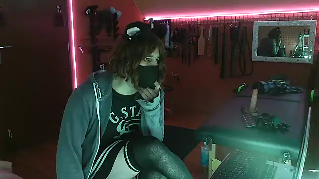 Ginny-the-bdsm-nympho live sex cam