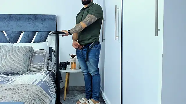 Zack_Froone live sex cam