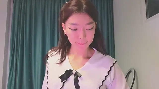 AudreyMell live sex cam