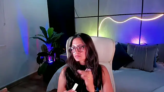 Gia_Mazzon live sex cam