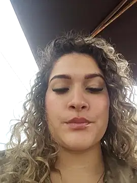 Sara_smiiith211 live sex cam